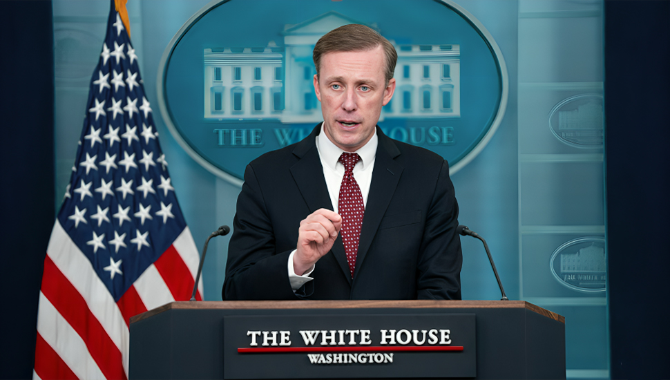 الغارديان: مستشار الأمن القومي الأميركي لا يستبعد استهداف النظام الإيراني