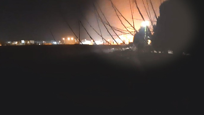 شباب الانتفاضة يضرمون النار في مقر الباسيج في مدينة مشهد