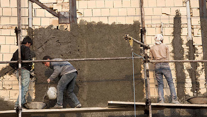 مصرع وإصابة 11 عاملا خلال خمسة أيام في إيران