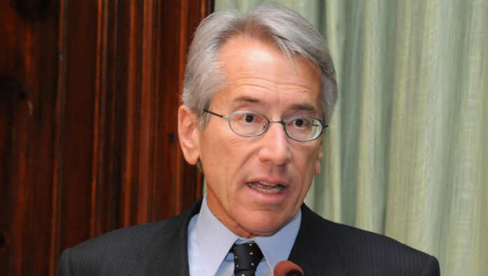 سناتور جولیو ترتزی :إيران تستخدم بنوك بريطانية كبرى لتجاوز العقوبات