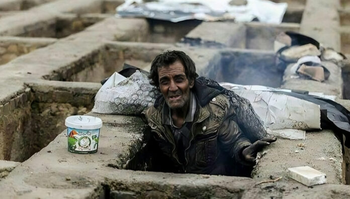 خبیر حکومی:‌إيران تحتضر، مجموعة تنهب وأخرى تسرع الدمار