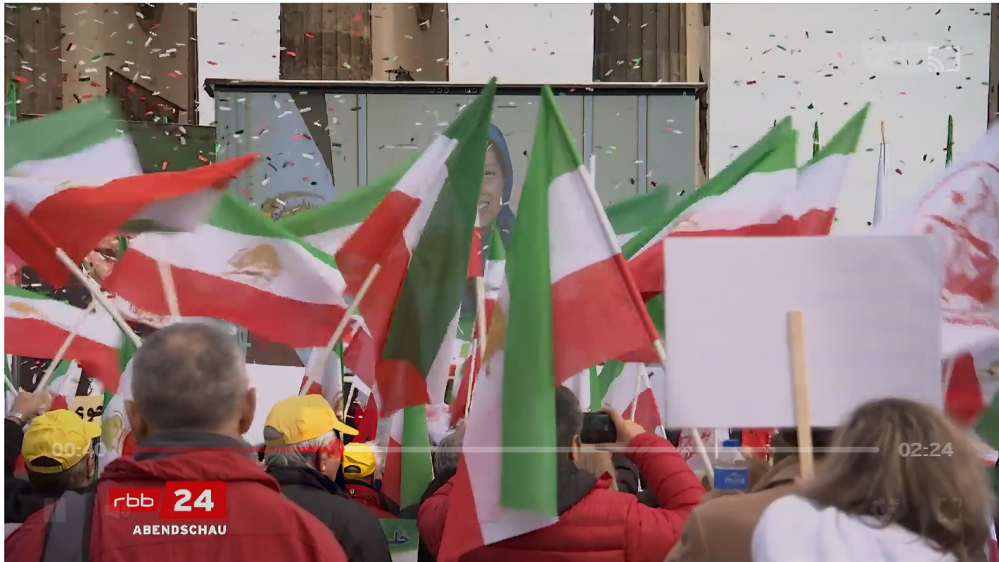 تلفزيون برلين ينقل احتجاجات ومسيرات الإيرانيین في ذكرى الثورة المناهضة للملكية