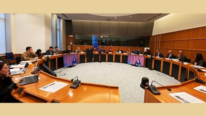 بروكسل، البرلمان الأوروبي - مؤتمر برلماني حضره برلمانيون وممثلون عن الجاليات الإيرانية الموالية لمجاهدي خلق  في إيطاليا