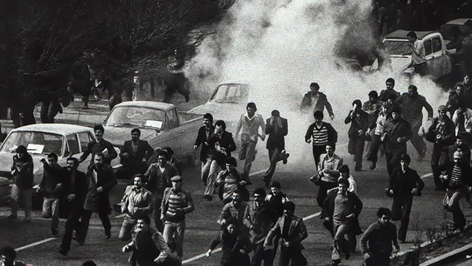 من كان خميني وكيف سرق الثورة الإيرانية (2)