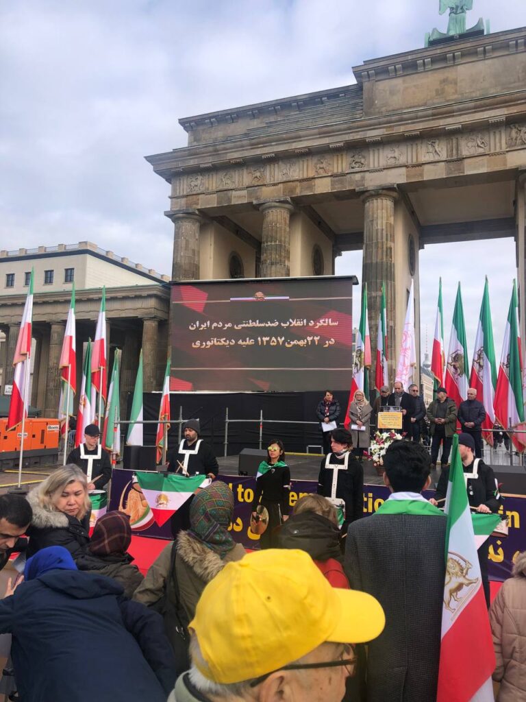 مظاهرات حاشدة للإيرانيين في برلين وباريس ولندن وبروكسل وأمستردام : لا لنظام الشاه لا لنظام الملالي