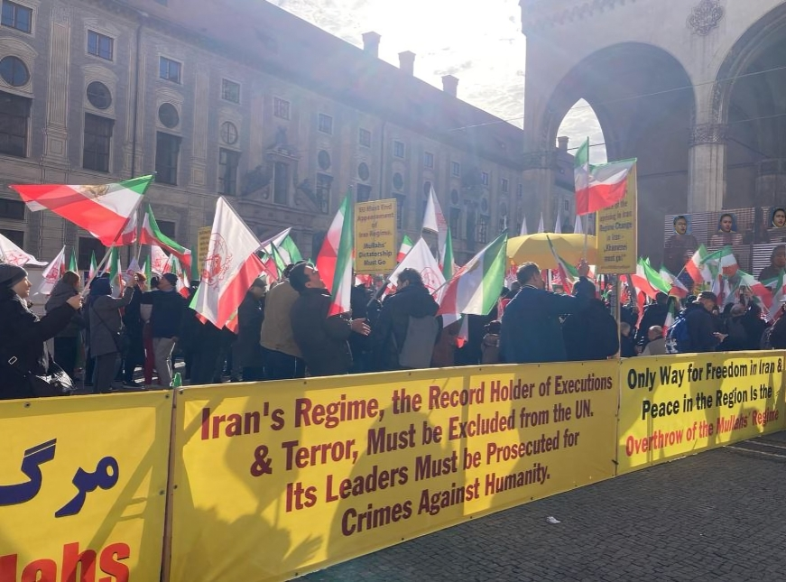 تظاهرة الجالية الإيرانية في ميونيخ تزامنًا مع عقد مؤتمر ميونيخ الأمني تستأثر باهتمام من قبل وكالات الأنباء العالمية