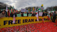 آلاف الإيرانيين يتظاهرون في برلين مطالبين بسياسة حاسمة تجاه النظام الإيراني