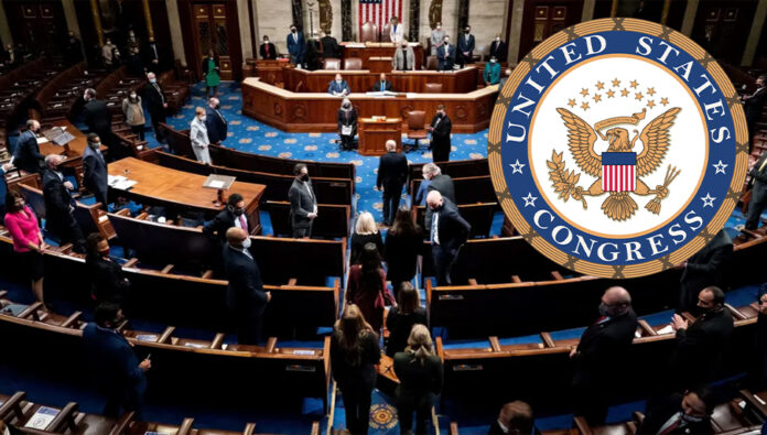 أكثر من 60 نائبا أمريكيا من كلا الحزبين يدعون بايدن إلى وقف صادرات النفط الإيرانية