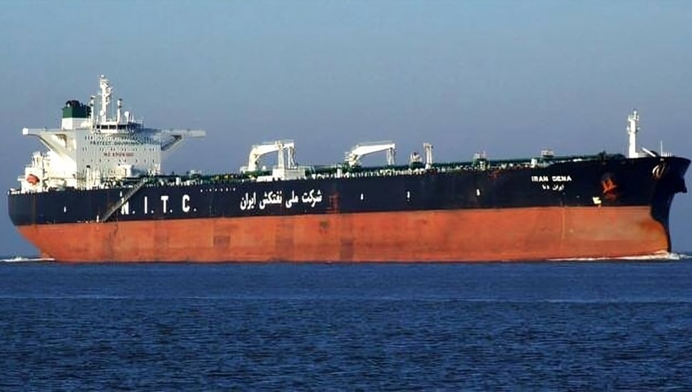 الغموض يكتنف إيرادات النفط الإيرانية: بين التحديات المالية والتكتيكات لتجاوز العقوبات