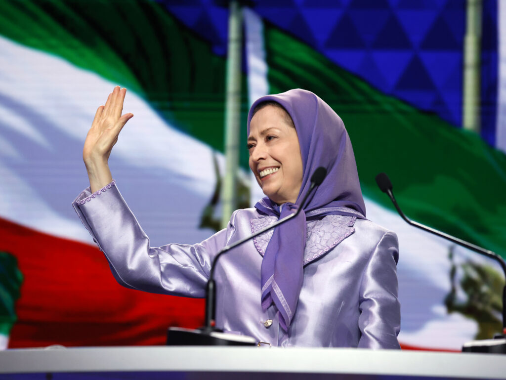 تقرير بالصور- مؤتمر في باريس بمناسبة اليوم العالمي للمرأة