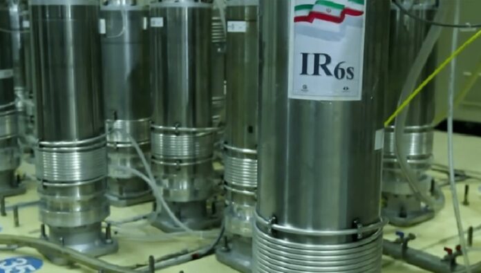 حماقة إيران النووية: أمة نزفت بسبب سياسات النظام