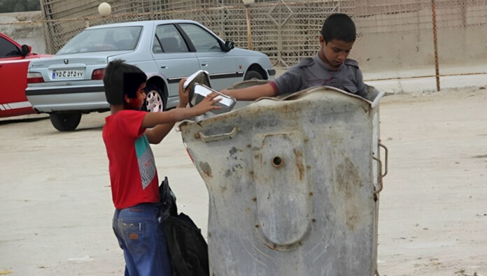 نصف سكان إيران تحت خط الفقر المطلق