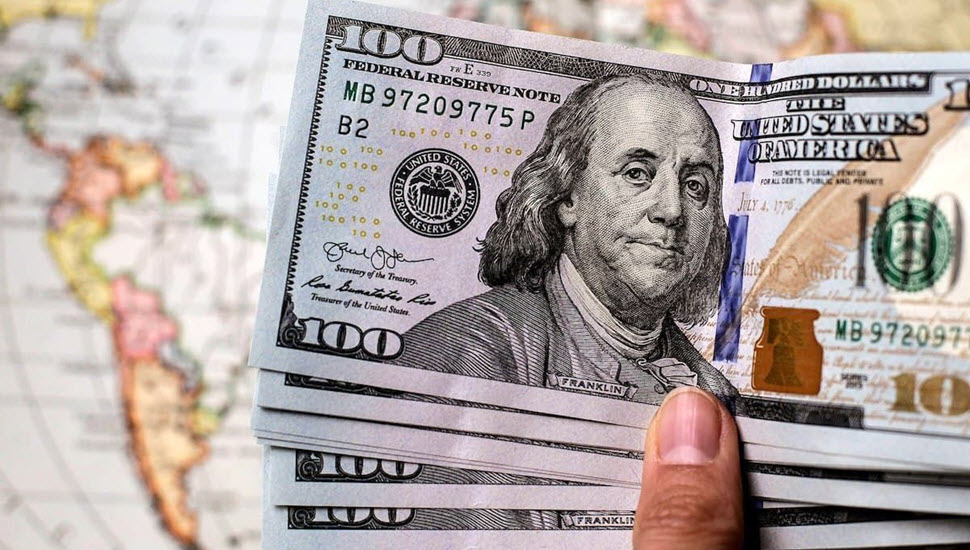 انخفاض غير مسبوق لقيمة العملة الإيرانية