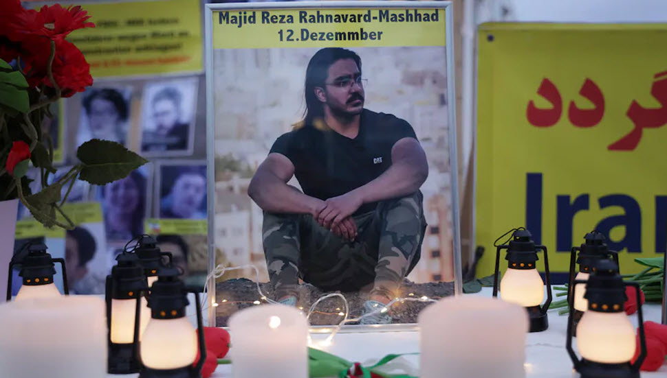 واشنطن بوست ابراهيم رئيسي، عضو لجنة الموت، حكم على الآلاف بالإعدام في صيف عام 1988