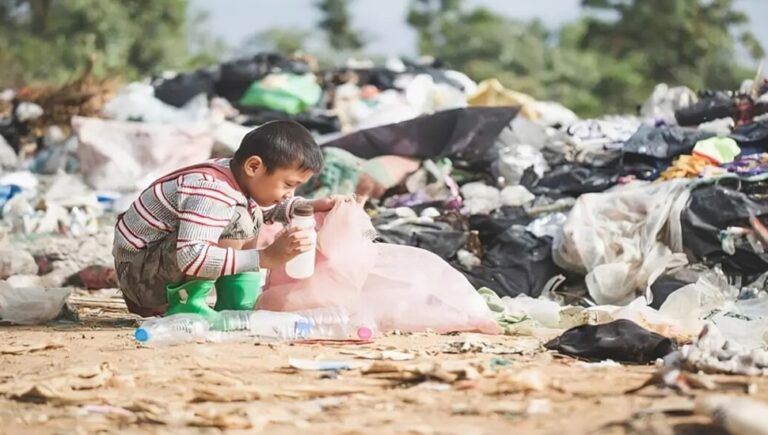إضافة ثمانية ملايين فقير إلى عدد الفقراء في إيران خلال عامين