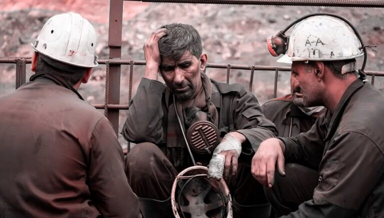 خبير اقتصادي حكومي: تعامل الحكومة مع المواطنین لصوصية