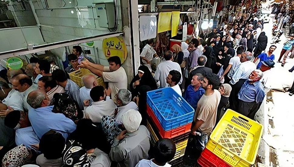 الأزمات الاقتصادية في إيران تكشف عن فشل وعود رئيسي