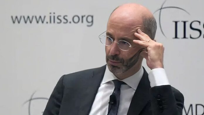 مكتب التحقيقات الفيدرالي (FBI) يحقق في جريمة محتملة لروبرت مالي تتعلق بتسريب معلومات سرية