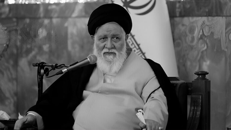 ممثل خامنئي ليلة الهجوم الصاروخي على إسرائيل ذهب خامنئي إلى مشهد الهجوم الصاروخی کان عملية دعائية