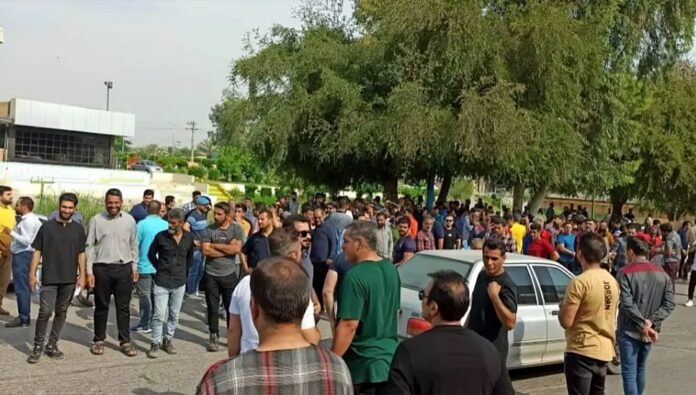 إضراب وتجمع احتجاجي لعمال مصنع كاغذ پارس في إيران للأسبوع الثاني على التوالي