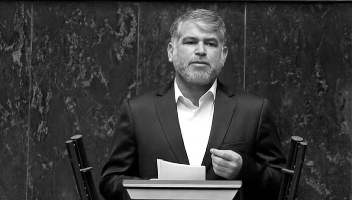 الحكم على وزير سابق في حكومة إبراهيم رئيسي بالسجن بتهمة الفساد في قضية استيراد الشاي