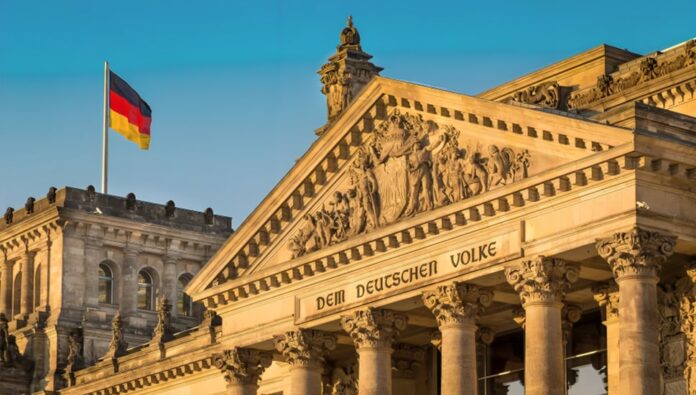 التقرير الخامس عشر للحكومة الفيدرالية الألمانية حول حقوق الإنسان في إيران