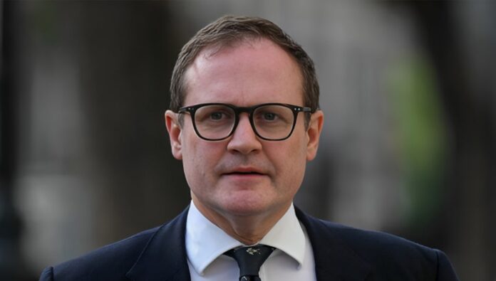 وزير الأمن البريطاني يحتج على تنكيس علم الأمم المتحدة: هل هو لرئيسي أم للآلاف الذين قتلهم؟