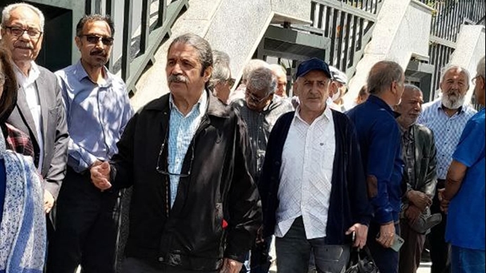 إضراب وتجمعات احتجاجية لسائقي الشاحنات والمتقاعدين وتجار السوق في إيران