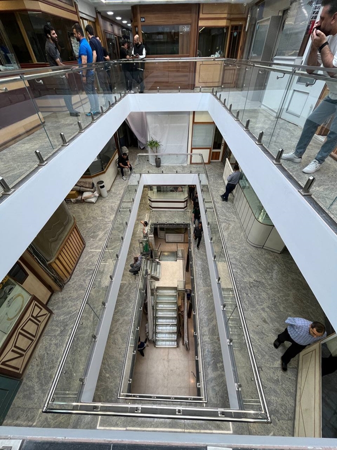 استمرار إضراب بائعي الذهب في عشرات المدن الإيرانية