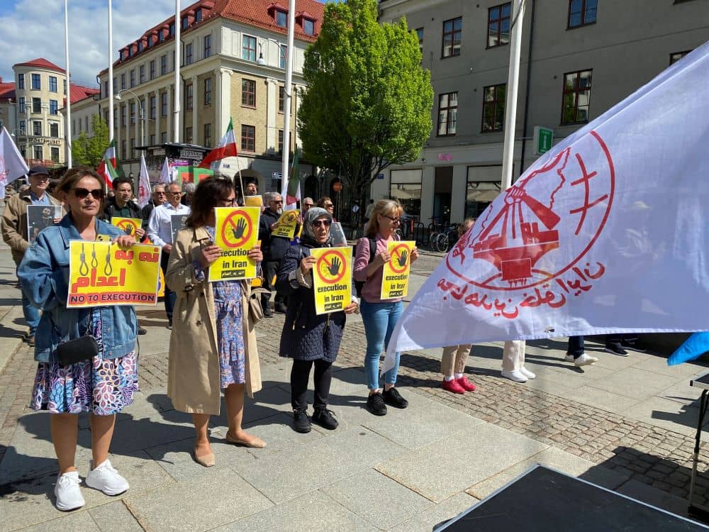 تقرير مصور احتجاجات إيرانيين في غوتنبرغ وستوكهولم والسويد وباريس وألمانيا تضامنا مع الانتفاضة الوطنية في إيران