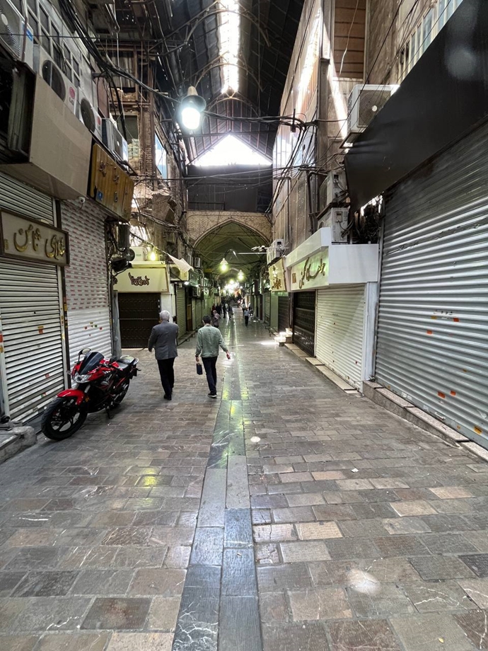 استمرار إضراب بائعي الذهب في عشرات المدن الإيرانية