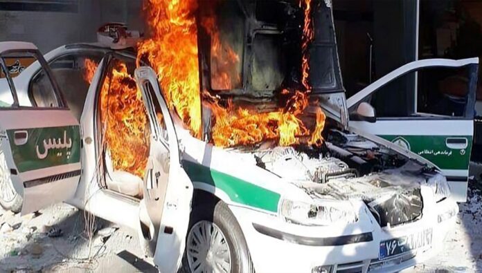 خامنئي والخوف المتزايد من الوضع المتفجر في المجتمع الإيراني