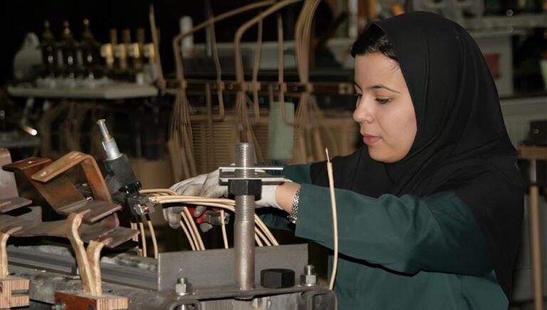 يوم العمال العالمي –  ظروف مزرية للعاملات في إيران