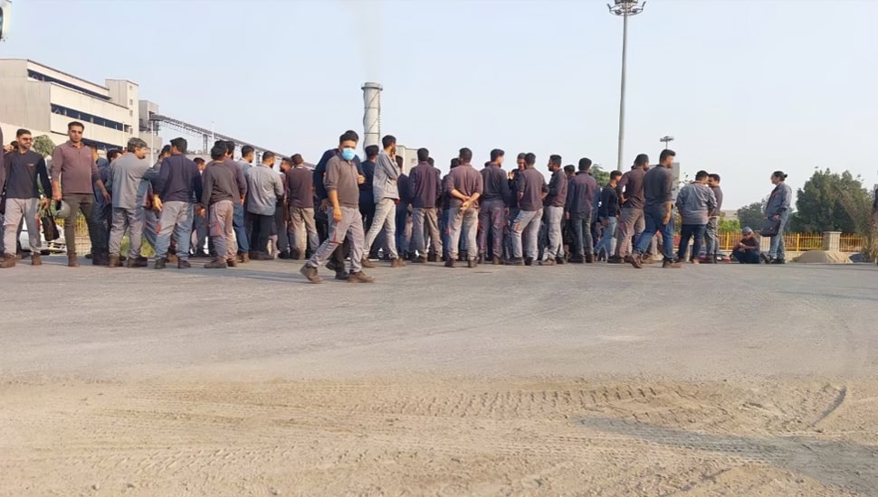 إضراب العمال في عدة شركات نفطية في إيران