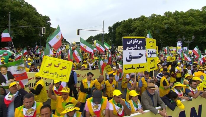 137 من قادة العالم السابقين يدعمون برنامج السيدة مريم رجوي المكون من 10 مواد لمستقبل إيران