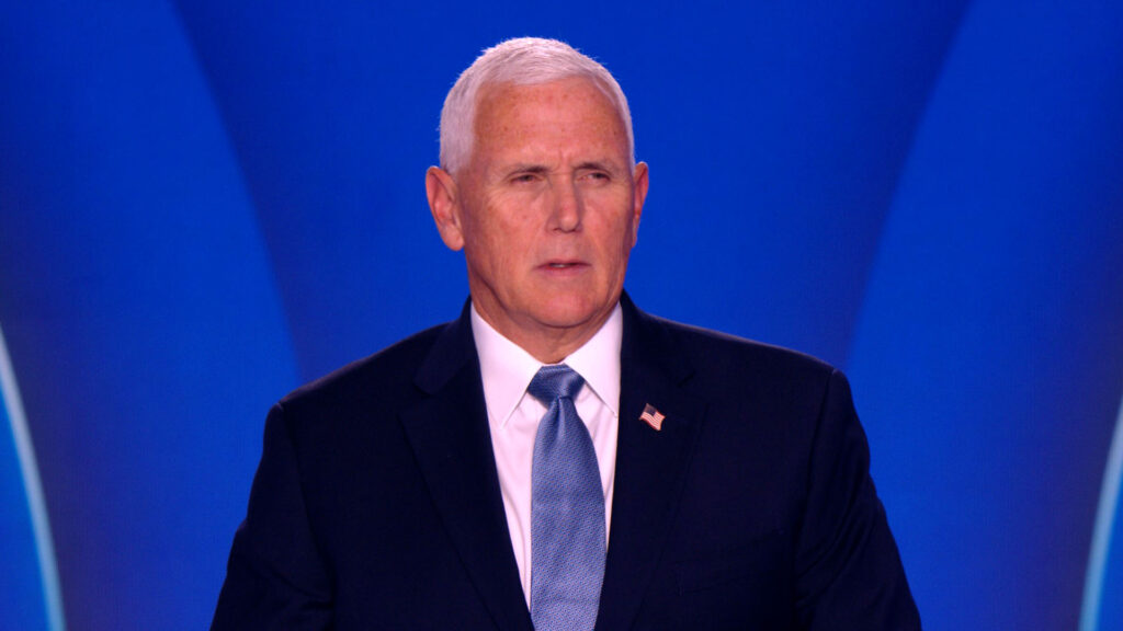 مایک بنس: النظام الحاكم في إيران أضعف من أي وقت مضى