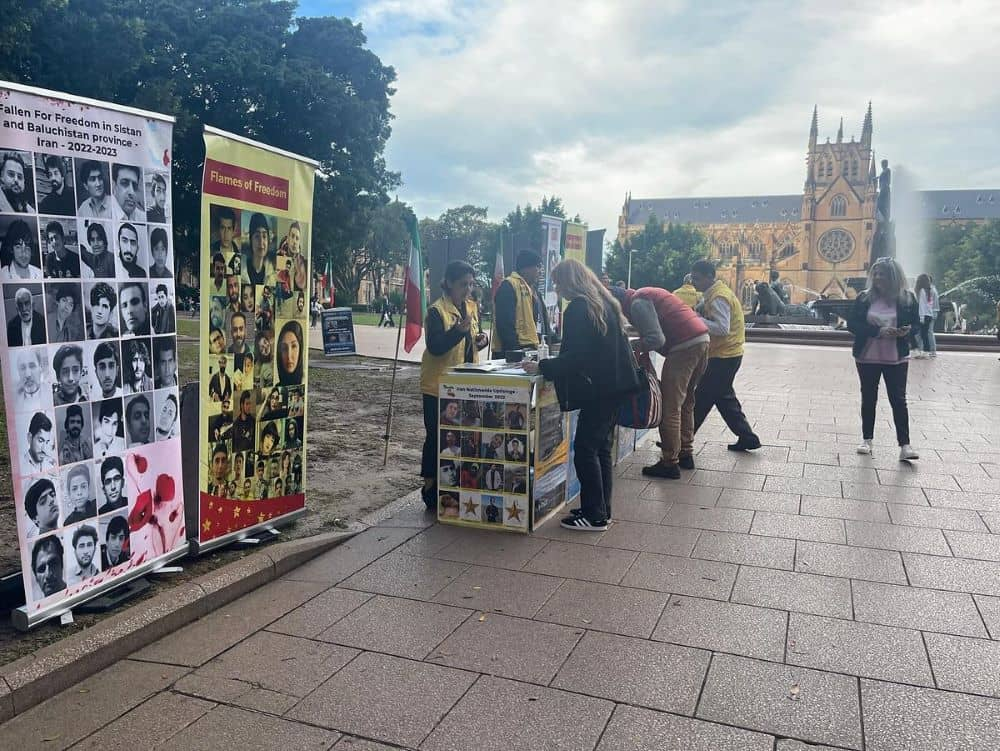 سيدني، أستراليا - طاولة كتب ومعرض لصور شهداء الانتفاضة