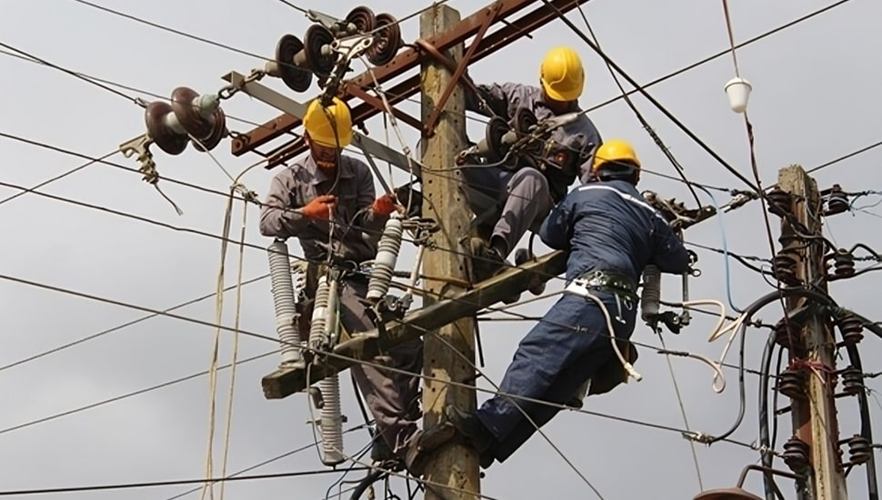 أزمة الكهرباء في إيران: انقطاعات واسعة النطاق وسخط عام