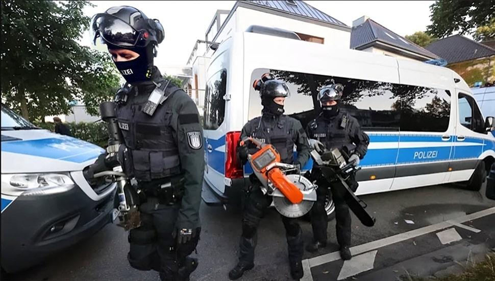 أسوشيتد برس: هجوم الشرطة الألمانية على مراكز إرهابية مرتبطة بالنظام الإيراني