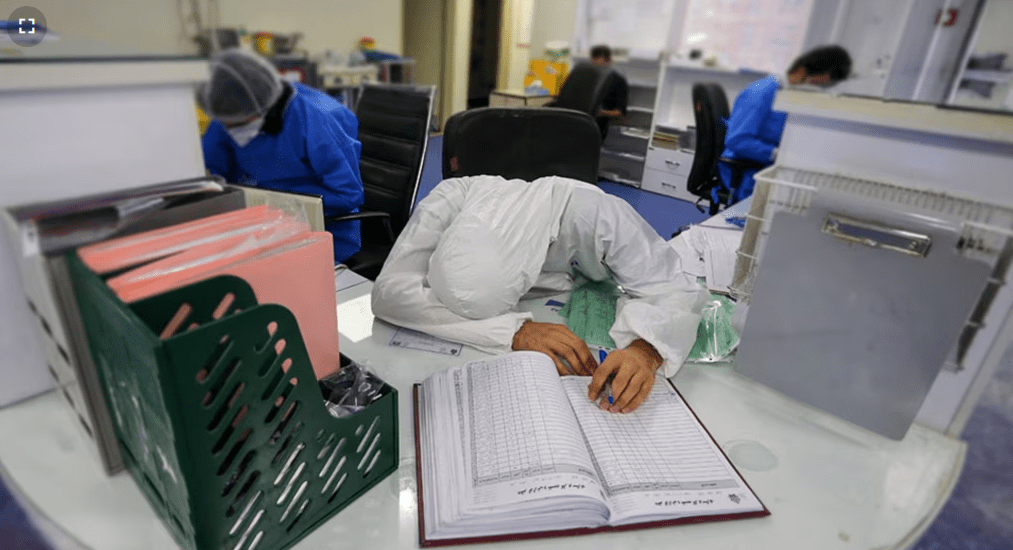 استدعاء ممرضات في إيران لمشاركتهن في الاحتجاجات