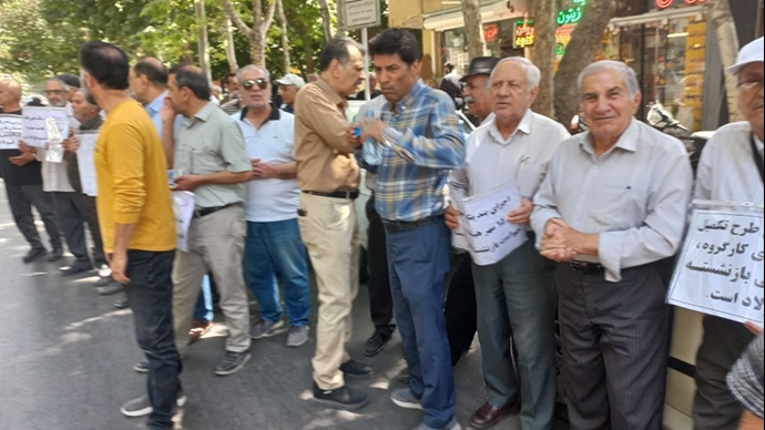 تصاعد الاحتجاجات في عدة مدن إيرانية