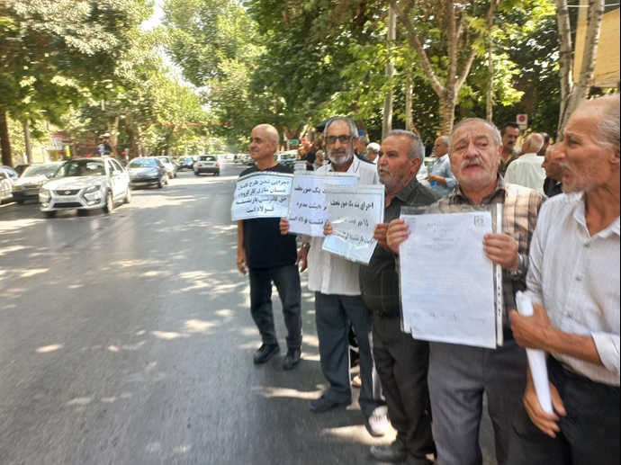 تصاعد الاحتجاجات في عدة مدن إيرانية