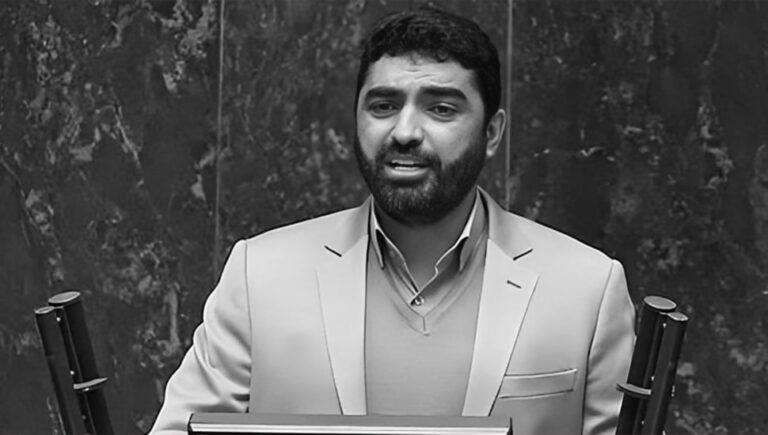 تفاقم الصراع بين فصائل النظام الإيراني عشية تقديم أعضاء حكومة بزشكيان