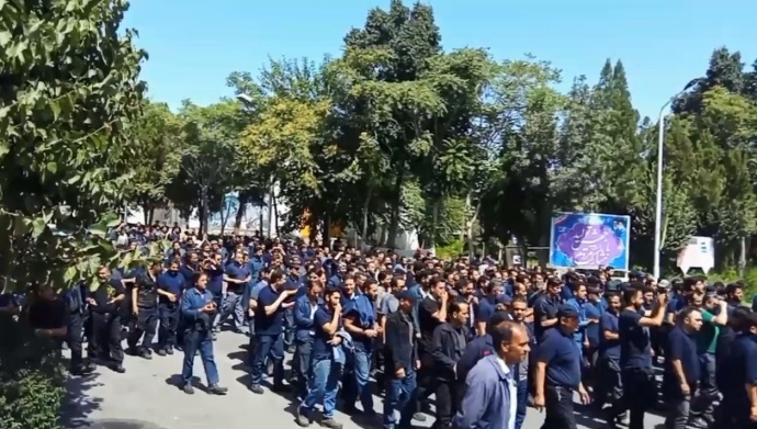 إيران - العمال في آراك يواصلون إضرابهم لليوم الخامس على التوالي