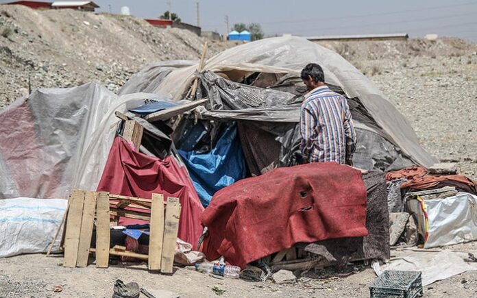 الملالي أعادوا إيران إلى حقبة ما قبل الثورة الدستورية