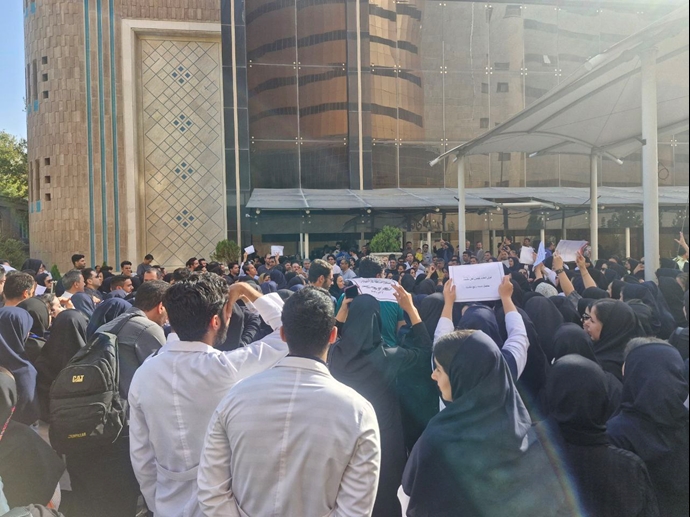 إيران - تجمعات احتجاجية كبيرة للممرضين والممرضات في مدينتي مشهد وأراك