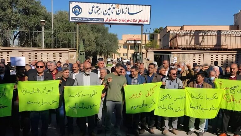 أسبوع الاحتجاجات في إيران: أصداء الاستياء والمطالب السياسية