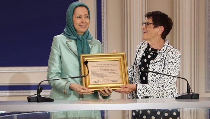 مؤتمر لإحياء ذكرى ضحايا مجزرة 1988 في إيران بحضور السيدة مريم رجوي