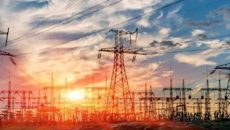 إيران تواجه أزمة متصاعدة وسط انقطاع التيار الكهربائي والمصاعب الاقتصادية