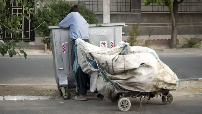 توقعات قاتمة لآفاق الاقتصاد الإيراني في حكومة بزشكيان